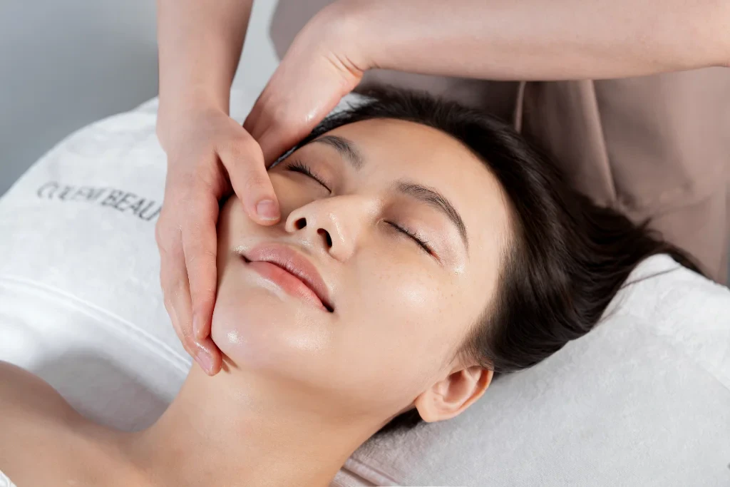 Glow Bling featured image at Coleni Beauty Da Nang — photo 3 of 3